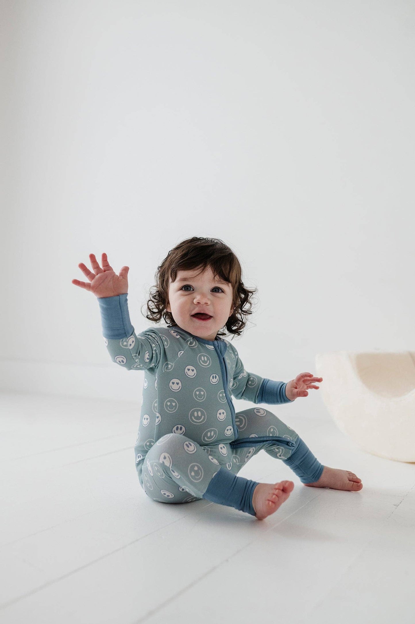 Long Sleeve Zip Romper- Heart Eyes