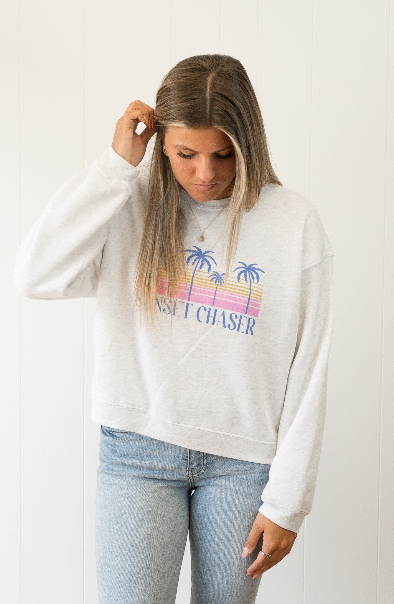 SUNSET CHASER Mid Graphic Sweatshirt