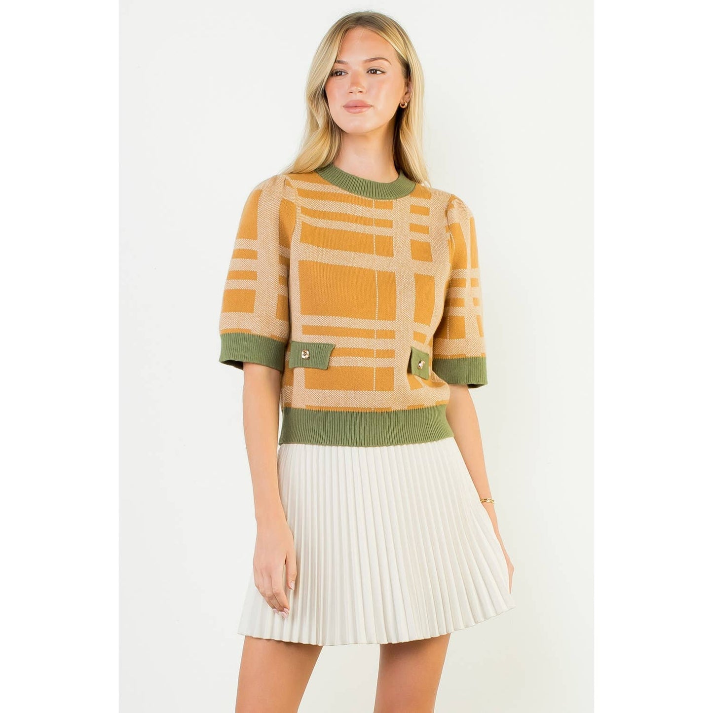 Short Sleeve Pattern Detail Top