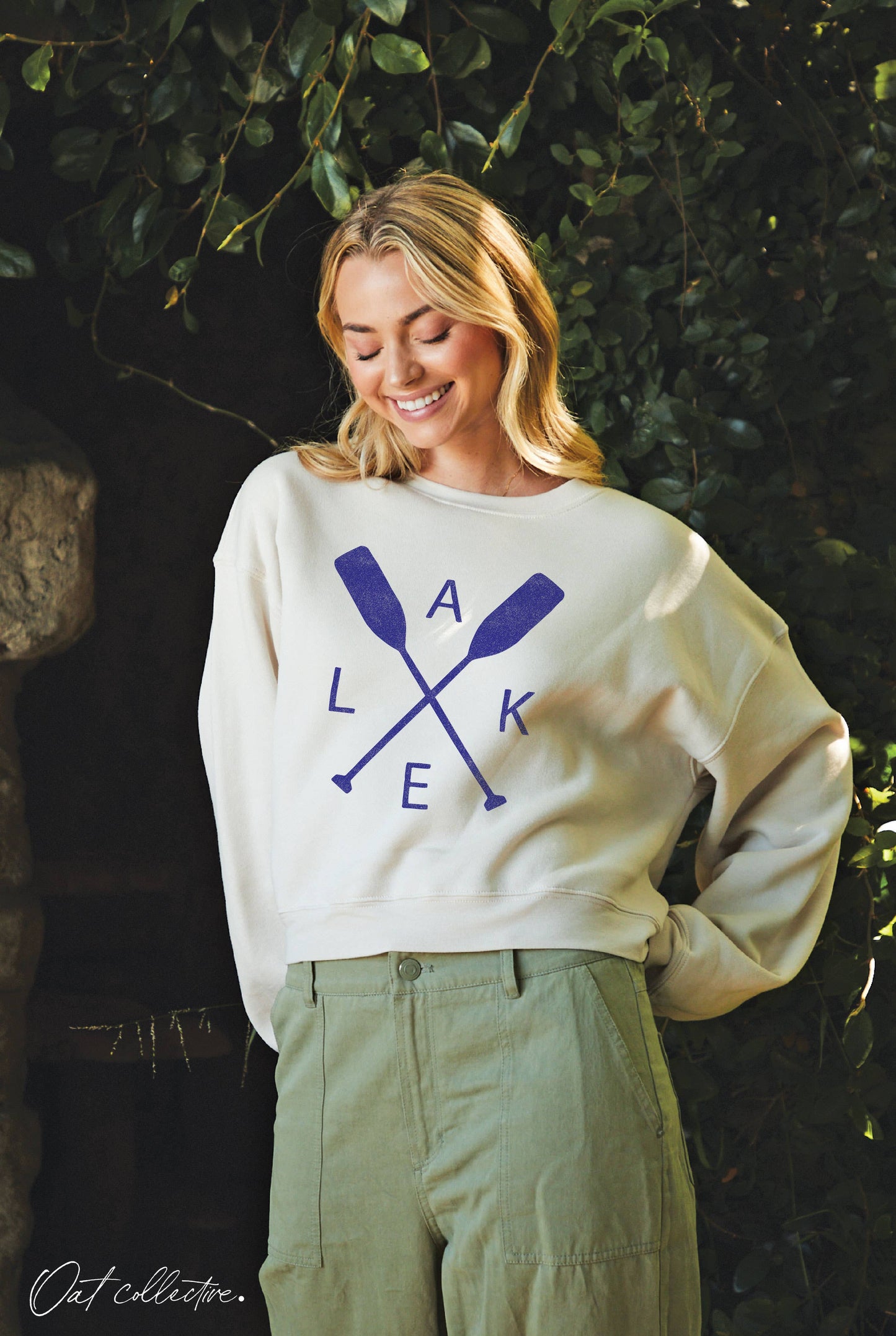 LAKE Mid Graphic Sweatshirt- White Heather