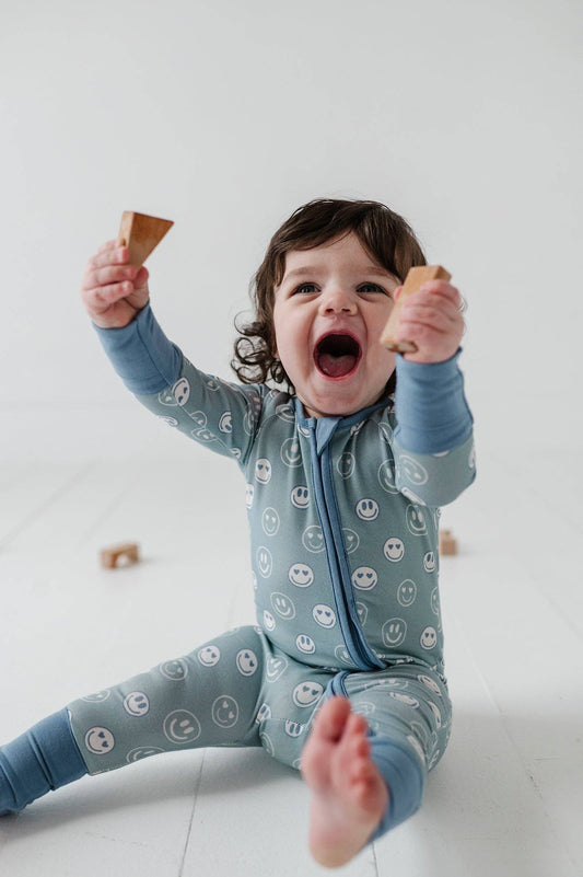 Long Sleeve Zip Romper- Heart Eyes