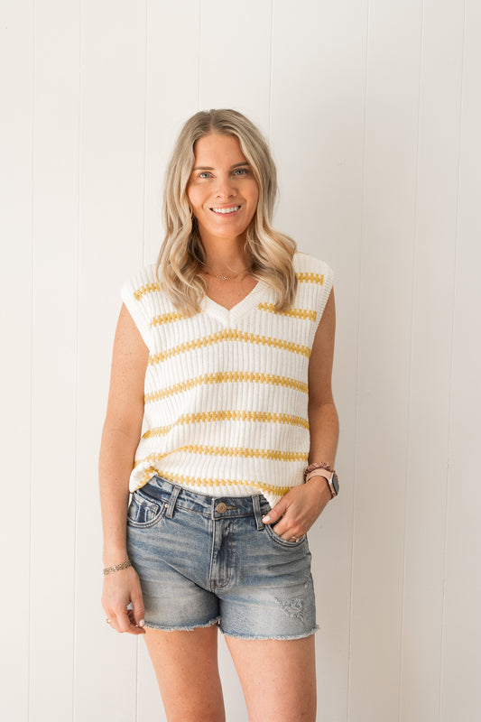 Knitted Sleeveless Sweater Top