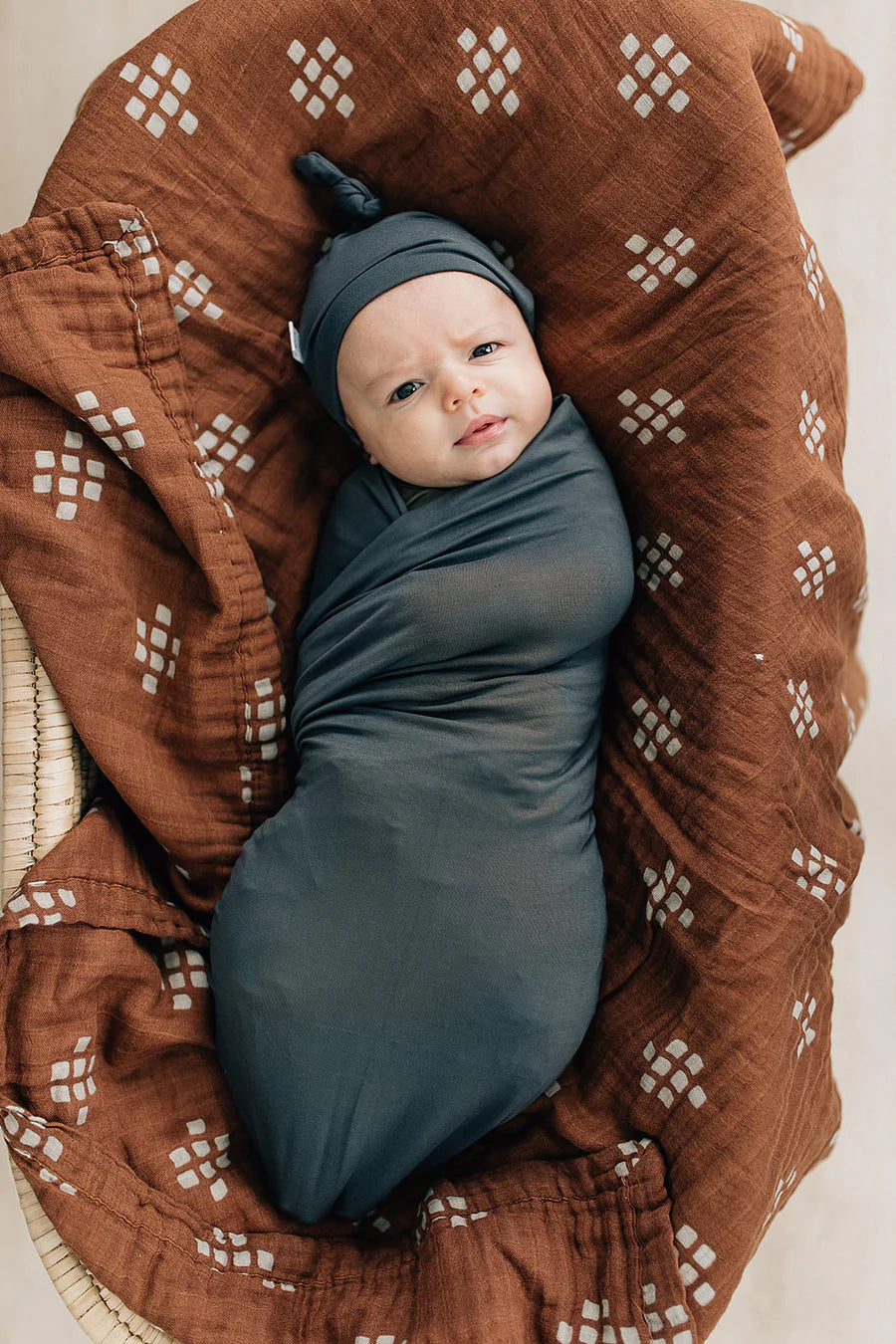 Charcoal Stretch Swaddle - Lulie